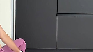 Big Stretch Workout with Katty West in Leggings