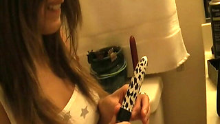 The Porn Nerd: Jody: Bathroom Blowjob