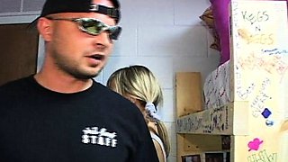 Cute amateur blonde teen Nishe pussy fucked in the car