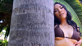 Perfect big ass Filipina MILF Jada Kai