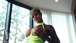 Hypnotic Primal's tattoo babe porn