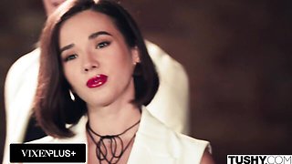 Perfect Eve Sweet and Matthew Meier's handjob scene