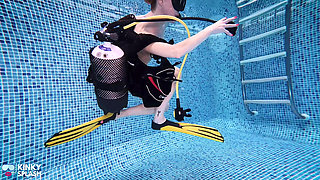 Lucy's Naked Scuba Wank Underwater Orgasm