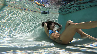 Deepend Underwater Masturbation Orgasm