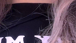 Teen Shows Her Tits Outdoor