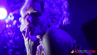 Mystery Kitty Quinn - blonde dirt - AltErotic