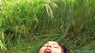 Jade Presley's Public Passion in Open Air