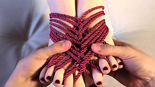 Giving my pale hot girlfriend a feet massage while I tied her up - Nawashi Black