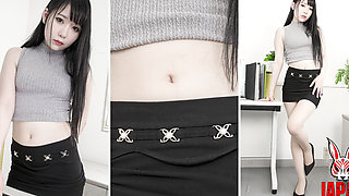 Cleaning Belly Button in the Office by Kurumi Suzuka