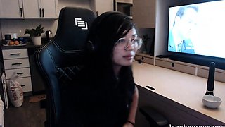Hot Busty Webcam Chick Solo Masturbation