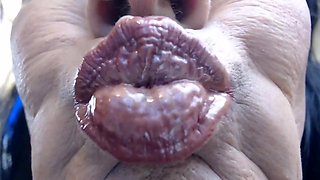 Vibrator gold sheen supah pink hole close up
