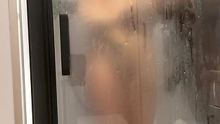 Shower Chats - Gigi Bliss X Axel Reigns