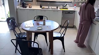 Big-Butt Hentai Girlfriend Blowjob