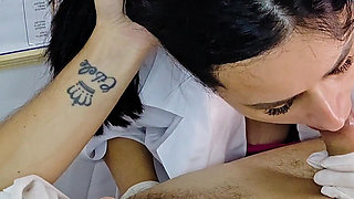 The Attractive Nurse Was Surprised by the Patient