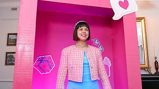 The Test of the New Doll Ended with a Creampie