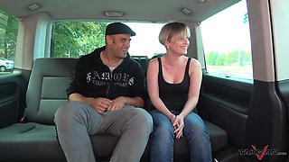 Blondie Kamila's amateurs suck in cars