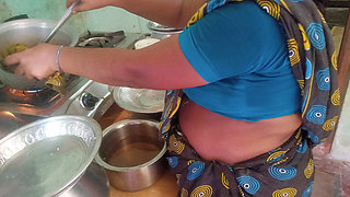 Indian Aunty Cooking Sex with Boyfriend