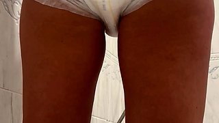 BurstingMeg - Wet my diaper in the shower