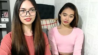 Hot amateur webcam teen masturbates for their fans