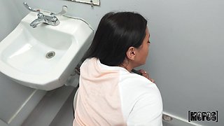 Alice Thunder's Batting Lust Sparks Wild Passion