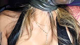 Masturbating amateur cums after solo fun
