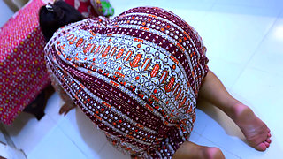 Beautiful Egypt Hot Stepmom Stuck Inside Table Now She Want Rough Anal From Me!