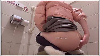 Masturbation In A Japanese-style Toilet / A Large Amount Came Out Because I Was Holding Back Pee / When I Put My Finger In The Anal, A Happening ... For More Information, Please Twitter) / Love Juice? Im Wearing My Pants Without Wiping Them
