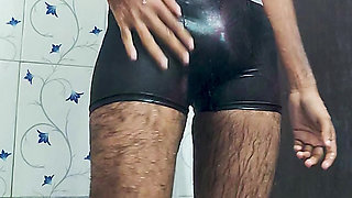 When I was taking a bath I remembered one of my queens, she came to my mind, I want your milk, she said, when was taking a bath,