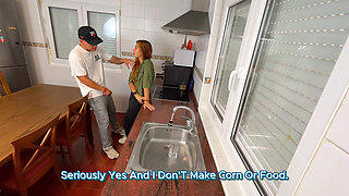 Horny Girlfriend Gets Fucked in the Kitchen and Gets Cum on Her Feet