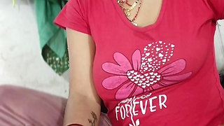 Girlfriend went to boyfriend's room at night, got the cock water out of her hand and talked dirty about getting rid of her mom's ass pussy Hindi Audio The