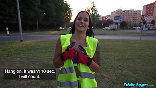 Public Agent - Petite Cutie Picking up Trash, but It Turned Out Jennifer Mendez Stops for a Quicky
