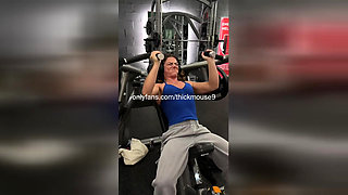 18yo Muscle Girl's Dripping Pussy Pound During Live Leak